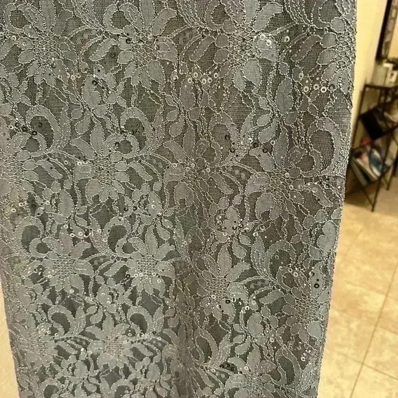 - Bill Levkoff Long Formal Sequin and Lace Bridesmaid, Size 10, Pre-Owned - Picture 6 of 10